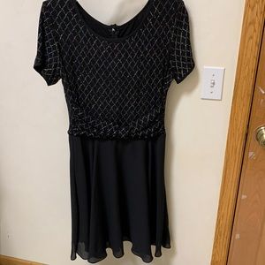 Beautiful Flattering Holiday Size 12 Dress